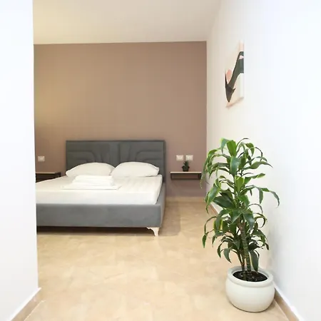 Tekb & Apartment *