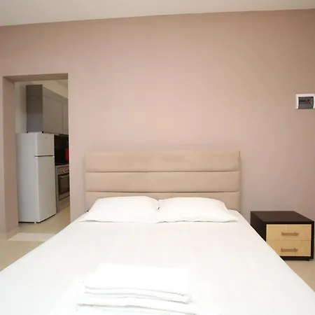 Apartament Tekb & *